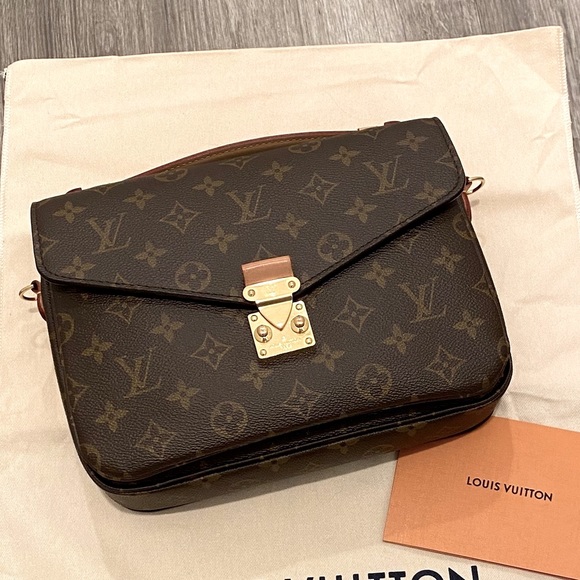 ❌SOLD❌ Louis Vuitton Pochette Metis Monogram - Picture 16 of 16